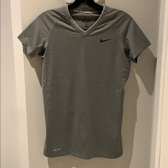 Nike Dri-Fit shirt - Picture 2 of 3